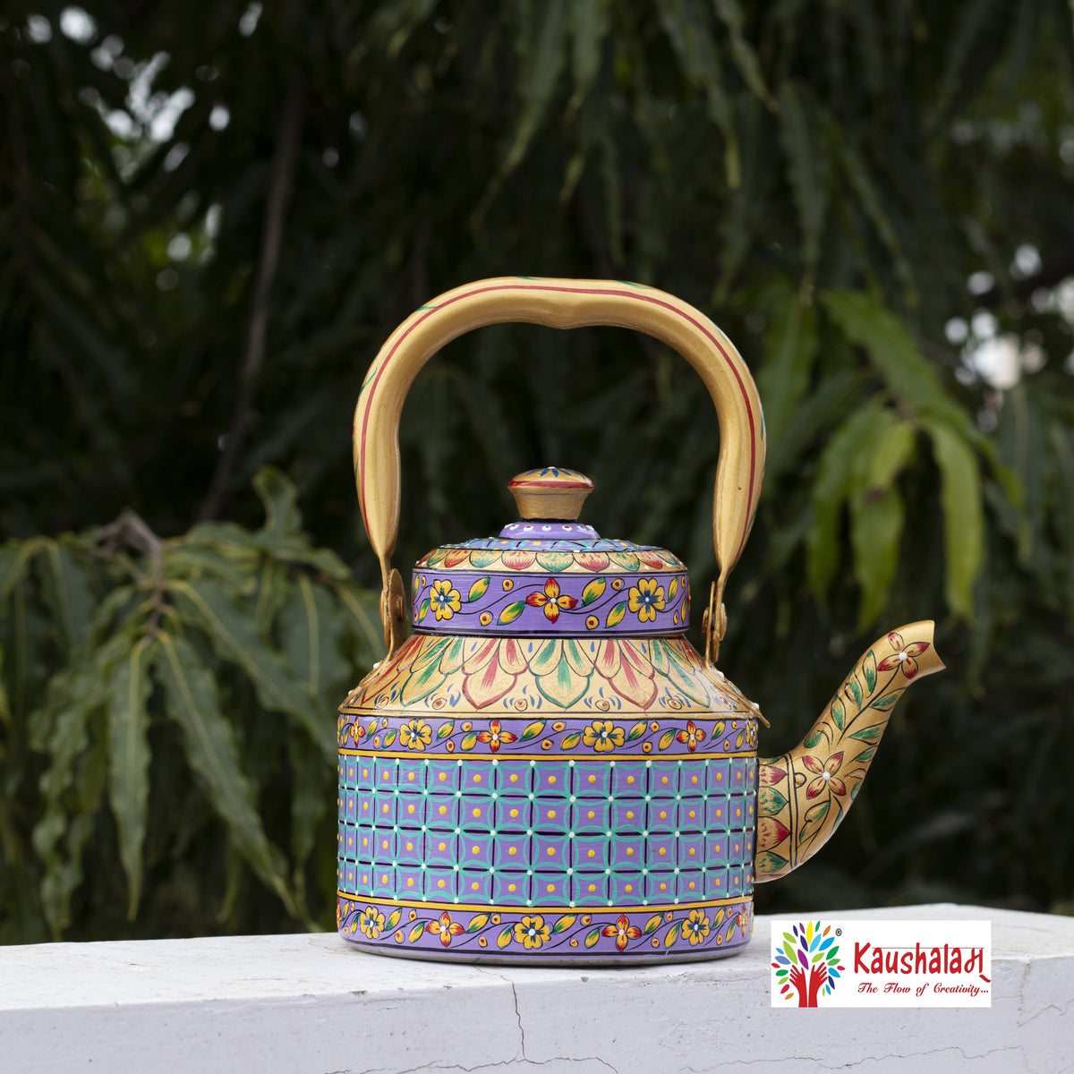 Vaidehi Studio - Cutting Chai(hand painted kettle) This